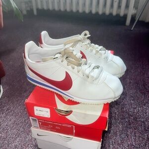 NIKE Women’s Classic Cortez - Leather - W Size 7